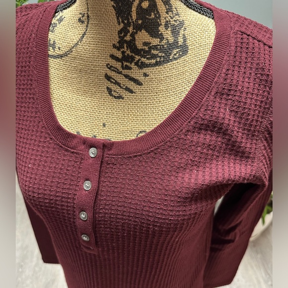 Loft Maroon Waffle Knit Top. Size small. - Picture 3 of 4
